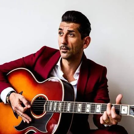 Danny Vera met gitaar